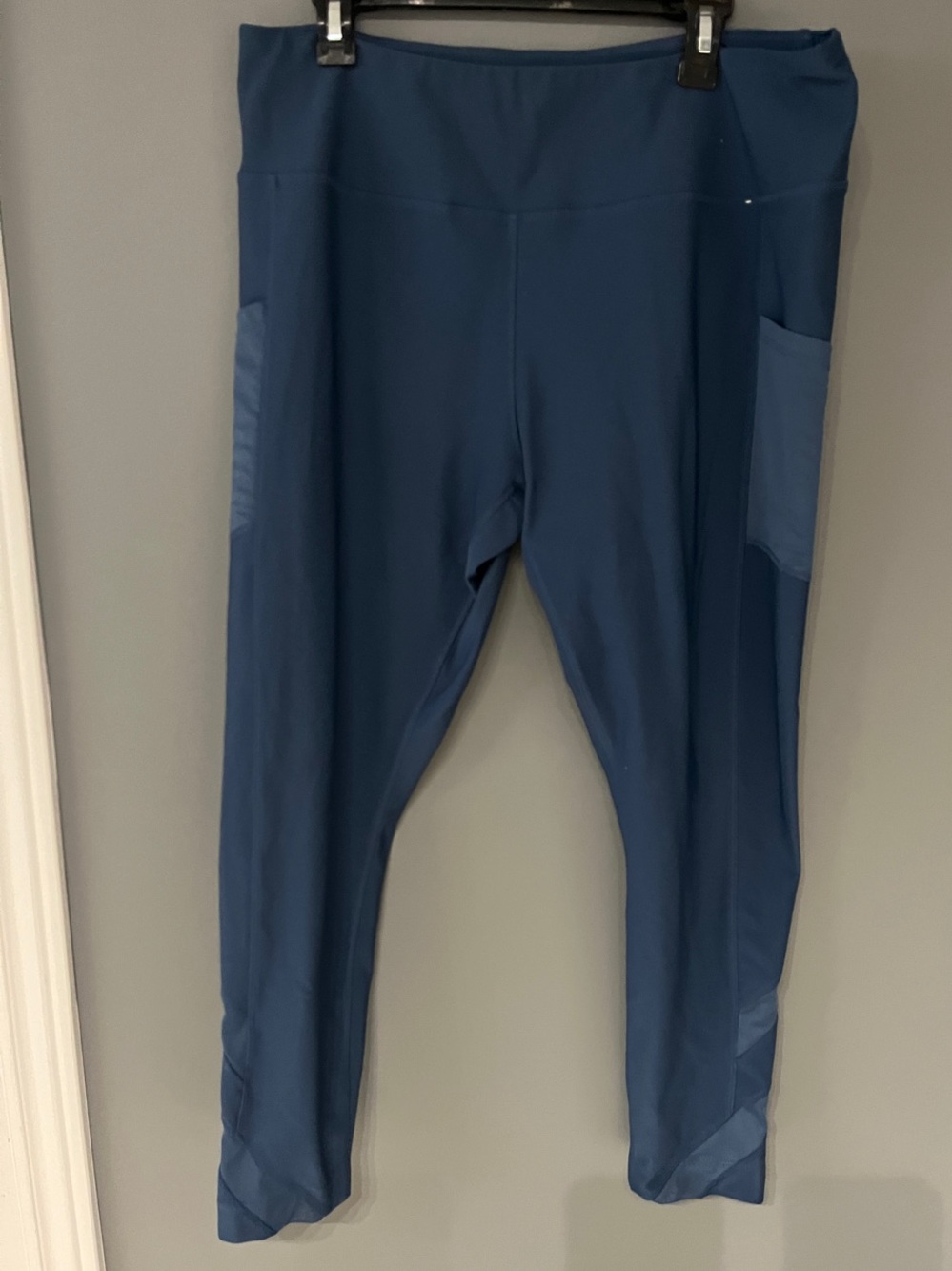3/$15 Mondetta Navy Blue Athletic Leggings with Side Pockets
